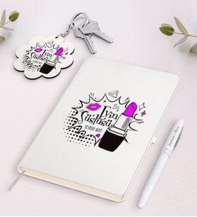 BK Gift Kişiye Özel Evin Süslüsü Beyaz Defter Kalem ve Anahtarlık Hediye Seti-3 (Model 1)