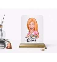 BK Gift Kişiye Özel Kadın Chef Karikatürlü Ahşap Standlı Çerçeve (Beyaz)