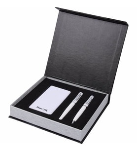 Wings Lepus Silver Hediyelik Set  İsme Özel  5000 Mah. Powerbank + Roller Kalem + Tükenmez Kalem Set  Hepsi İsme Özel (Renksiz)