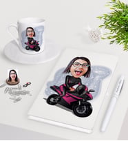 BK Gift Kişiye Özel Bayan Motorcu Karikatürlü Beyaz Defter Kalem Türk Kahvesi Fincanı Seti (Model 1)