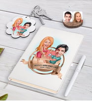 BK Gift Kişiye Özel Yılın En Mükemmel Çifti Karikatürlü Beyaz Defter Kalem ve Anahtarlık Hediye Seti-19 (Model 1)