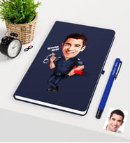 BK Gift Kişiye Özel Bay Polis Karikatürlü Lacivert Defter Kalem Seti - 2