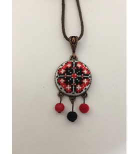 Yöresel Motif İşlemeli Kanaviçe Kolye