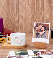 İki İsimli Çiftlere Özel Fincan ve Ahşap Standlı Polaroid Set