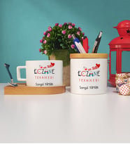 Mesajlı Eczane Teknikeri Ahşap Altlıklı Fincan ve Kalemlik Hediye Seti