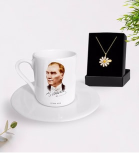 BK Gift Kişiye Özel Atatürk Temalı Türk Kahvesi Fincanı ve İsimli Papatya Kolye Hediye Seti-15 (Model 1)