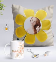 BK Gift Kişiye Özel Fotoğraflı Papatya Yastık Kupa Papatya Kolye ve Silver Anahtarlık Seti-2 (Model 1)