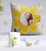 BK Gift Kişiye Özel Fotoğraflı Papatya Yastık Kupa Papatya Kolye ve Gold Anahtarlık Seti-11 (Model 1)