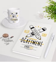BK Gift Kişiye Özel En İyi Sınıf Öğretmeni Beyaz Defter Kalem Türk Kahvesi Fincanı Seti-5 (Model 1)