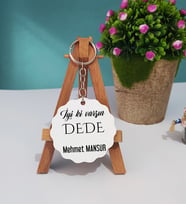 İyi ki Varsın Dede Tasarımlı Dedeye Hediye Ahşap Anahtarlık