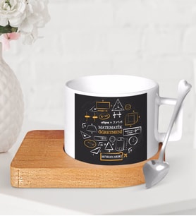 BK Gift Kişiye Özel Matematik Öğretmeni Ahşap Altlıklı Seramik Fincan-10 (Beyaz)