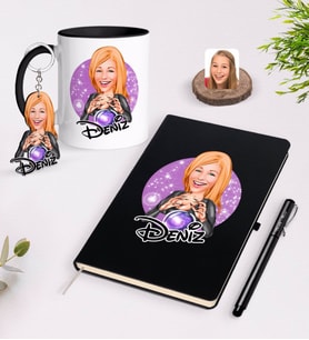 BK Gift Kişiye Özel Kadın Astrolog Karikatürlü Siyah Defter Kalem Kupa ve Anahtarlık Hediye Seti-1 (Model 1)