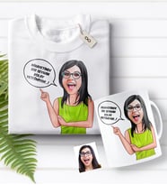BK Gift Kişiye Özel Bayan Kolay Yetişmiyor Karikatürlü Beyaz Tişört ve Kupa Seti-5 (Model 1)