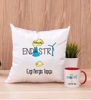 Endüstri Mühendisi Kare Yastık ve Kırmızı Kupa Bardak
