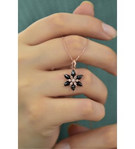 925 Ayar Gümüş Rose Kaplma Tepelikli Siyah Lotus Kolye