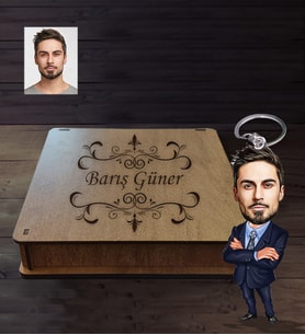 Kişiye Özel Öğretmen Karikatürlü  Ahşap Anahtarlık Kutulu Bay-8
