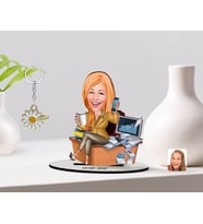 BK Gift Kişiye Özel Kadın Muhasebeci Karikatürlü 3D Ahşap Biblo ve İsimli Gold Papatya Anahtarlık-1 (Model 1)