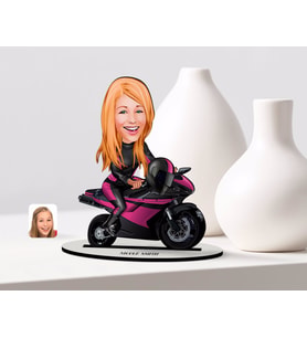 BK Gift Kişiye Özel Kadın Motorcu Karikatürlü Ahşap Biblo Model (Beyaz)