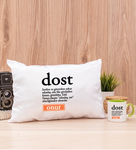 Dost Kelime Anlamı Dikdörtgen Yastık ve Yeşil Kupa Bardak