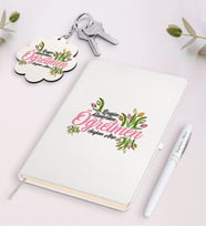 BK Gift Kişiye Özel Bugün Günlerden Öğretmen Beyaz Defter Kalem Ve Anahtarlık Hediye Seti-1 (Model 1)