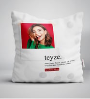 BK Gift Kişiye Özel Fotoğraflı Teyze Anlamı Yastık (Beyaz)