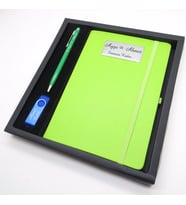 Wings SG111 İsme Özel Mavi-Yeşil Hediyelik Set  Kalem + 16GB. Usb Bellek + 15x21 Defter  Hepsi İsme Özel (Karışık)