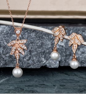 Altın Kaplama Gümüş Zirkon Taşlı İnci Yaprak Tasarım Kolye-Küpe Set (Rose)