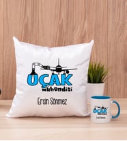 Uçak Mühendisi Kare Yastık ve Mavi Kupa Bardak
