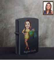 Kişiye Özel Bayan Karikatürlü UV Baskılı Siyah Benzinli Çakmak Model-2