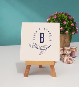 Minimal Baş Harfli İsme Özel Çiçek Tasarımlı Kişiye Özel Dekoratif Taş Baskı