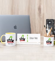 Fizik Öğretmeni Sarı Kupa Bardak Kalemlik Ve Masa İsimliği Hediye Seti