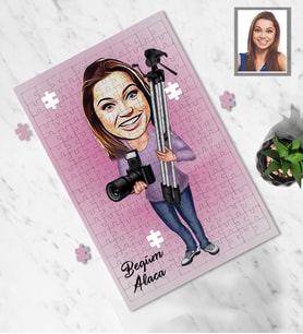 Kişiye Özel Fotoğrafçı Karikatürlü A3 130 Parça Puzzle Bayan-3