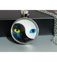 Metal Üzeri Cam Baskılı Kedi Gözler Ying Yang Kolye
