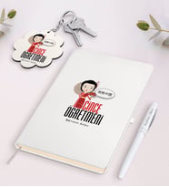 BK Gift Kişiye Özel Çince Öğretmeni Beyaz Defter Kalem Ve Anahtarlık Hediye Seti (Model 1)