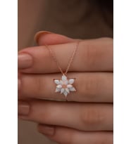 925 Ayar Gümüş Beyaz Doğal Opal Taşlı Lotus Kolye