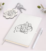 BK Gift Kişiye Özel Saç Stilisti Beyaz Defter Kalem ve Anahtarlık Hediye Seti-1 (Model 1)