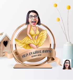 BK Gift Kişiye Özel Yılın En Güzel Kadını Karikatürlü 3D Ahşap Biblo Plaket