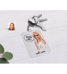 BK Gift Kişiye Özel Kadın Kolay Yetişmiyor Karikatürlü Şeffaf Pleksi Anahtarlık-4 (Beyaz)