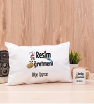 Resim Öğretmeni Dikdörtgen Yastık ve Beyaz Kupa Bardak