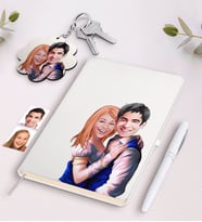 BK Gift Kişiye Özel Sevgililer Karikatürlü Beyaz Defter Kalem Ve Anahtarlık Hediye Seti-36 (Model 1)