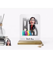 BK Gift Kişiye Özel Kadın Big Boss Karikatürlü Ahşap Standlı Çerçeve-1 (Beyaz)