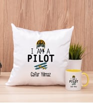 Pilot Kare Yastık ve Sarı Kupa Bardak