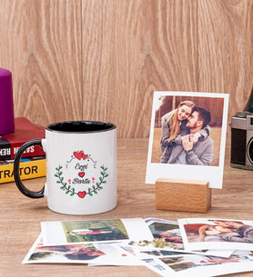 Sevgiliye Hediye İsim ve Kalpli Siyah Kupa ve Ahşap Standlı Polaroid Set