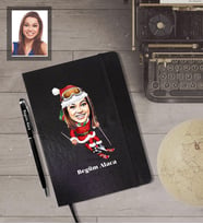 Kişiye Özel Yılbaşı Bayan Karikatürlü Siyah Defter Kalem Hediye Seti Model-9