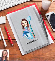 Kişiye Özel Diş Doktoru Karikatürlü Gri Defter Kalem Hediye Seti Bayan-1