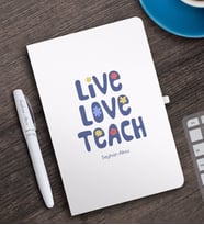 BK Gift Kişiye Özel Yaşa Sev Öğret Beyaz Defter ve Kalem Hediye Seti-1