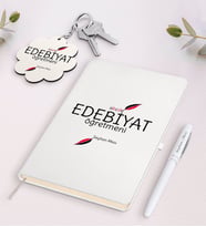 BK Gift Kişiye Özel Edebiyat Öğretmeni Beyaz Defter Kalem Ve Anahtarlık Hediye Seti-5 (Model 1)