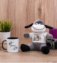 İsme Özel Çiçek Desenli Siyah Kupa Bardak ve Peluş Eşek