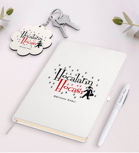 BK Gift Kişiye Özel Hocaların Hocası Beyaz Defter Kalem Ve Anahtarlık Hediye Seti-2 (Model 1)
