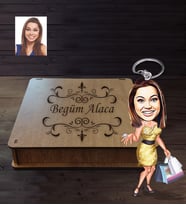 Kişiye Özel Bayan Karikatürlü Ahşap Anahtarlık Kutulu Model-3